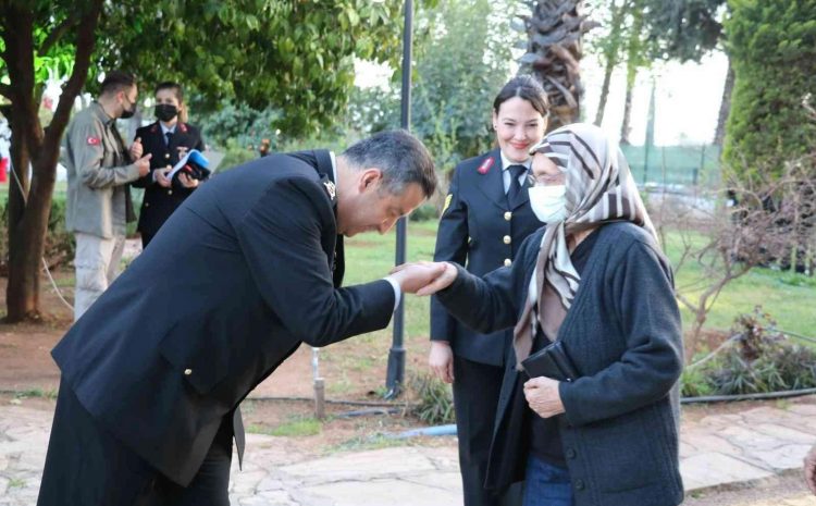  Şehit aileleri ve gazi yakınları Antalya İl Jandarma Komutanlığı iftarında buluştu