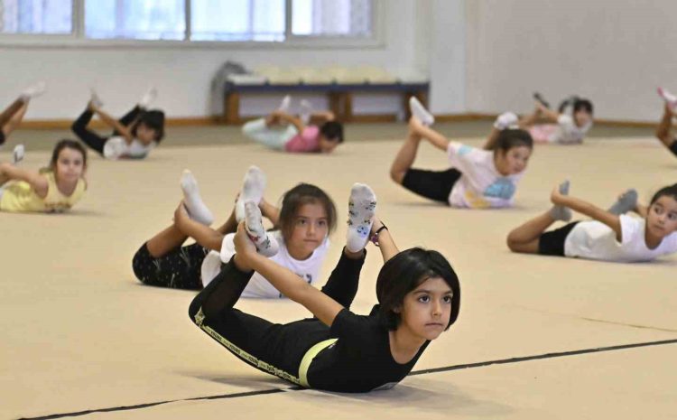  Muratpaşa’da yaz dönemi spor okulları cimnastik programına yoğun ilgi