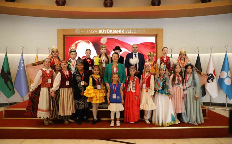  Dünya çocukları Antalya Büyükşehir Belediyesi’nde